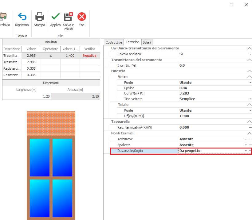 Screenshot of building envelope analysis tool: brown façade with four blue windows on the left; right panel shows Davanzale/Soglia set to 'Da progetto'.